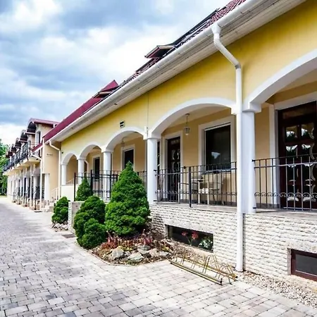 Apartamento In Buk/nordtransdanubien 35323